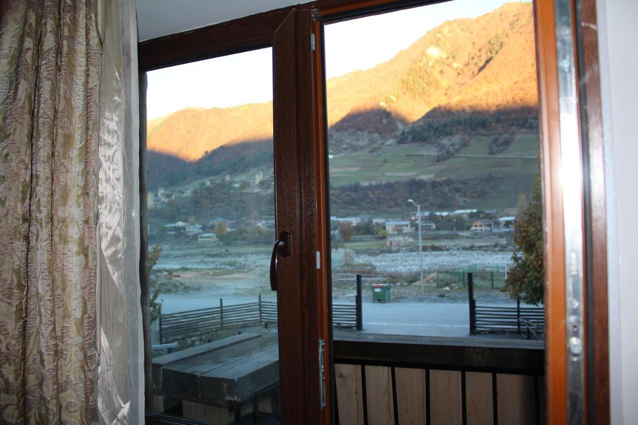 Salome Guest House Mestia Eksteriør billede